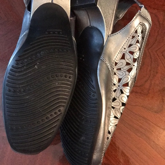 Shoes - Picture 6 of 6